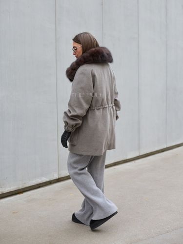 Cерая парка-трансформер из шерсти и кашемира с меховым воротником