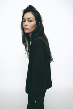 ZARA ТОП ИЗ ИНТЕРЛОКА С V-ОБРАЗНЫМ ВЫРЕЗОМ, ЧЕРНЫЙ