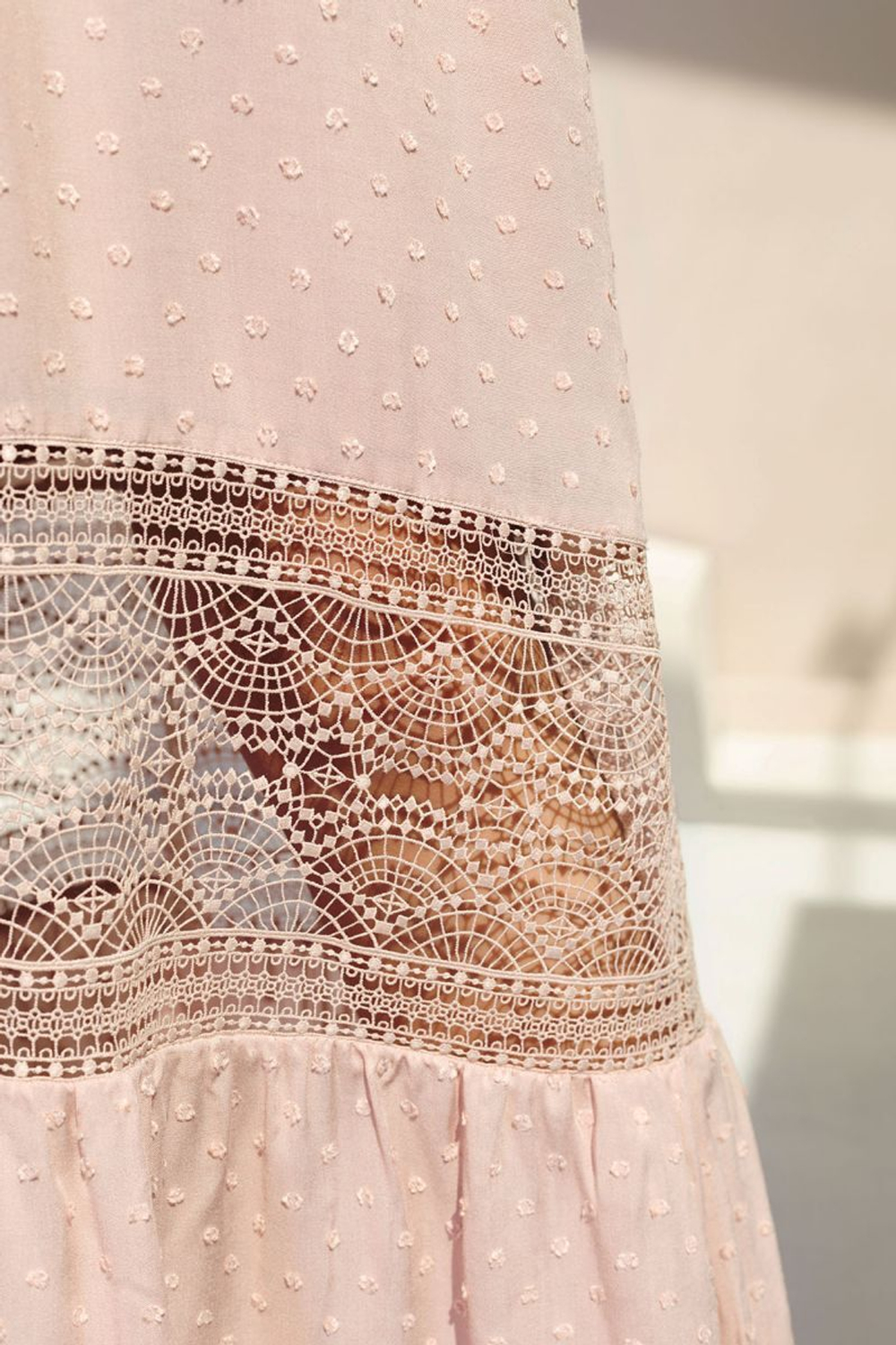 Летнее платье с вставками из кружева (Размер: L) (Цвет: белый)