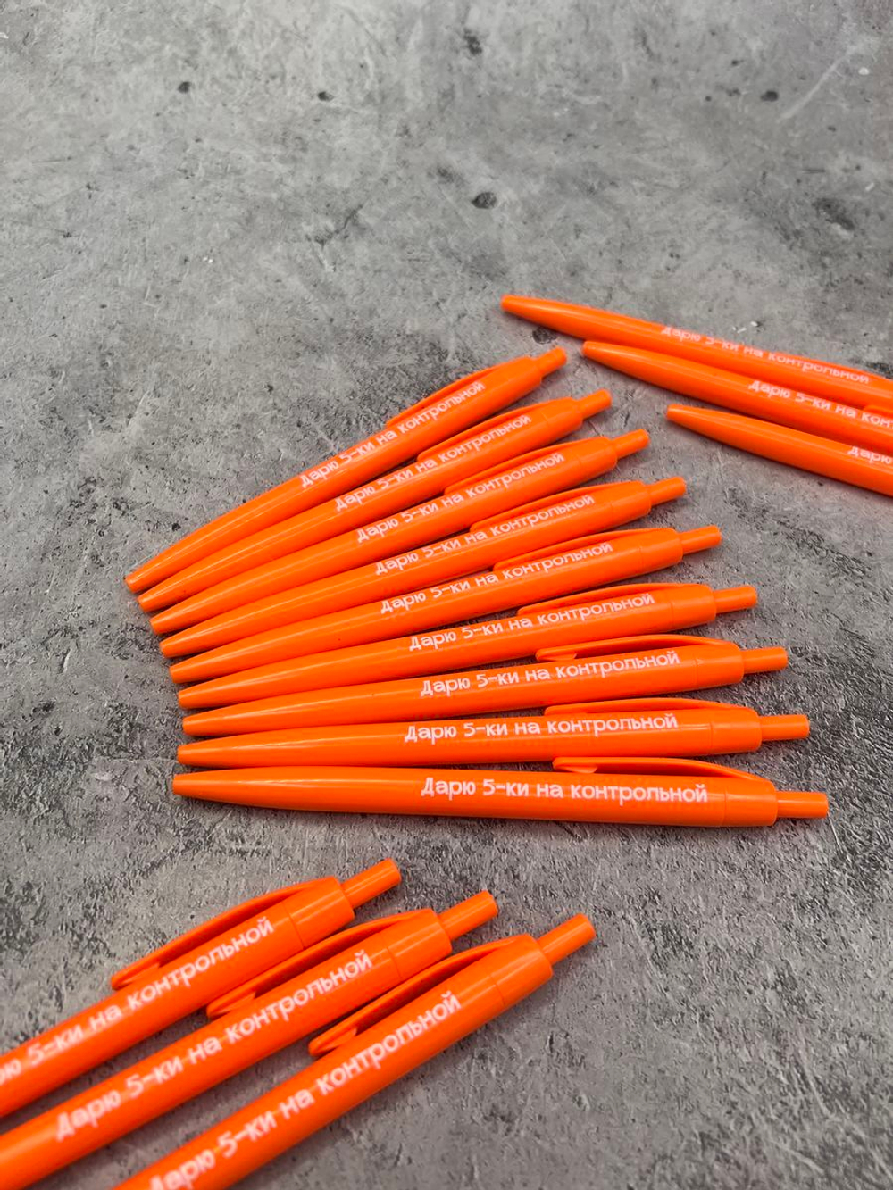 Набор пластиковых ручек с надписями