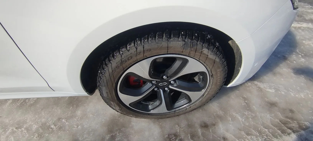 AITO M5 PHEV 1.5 4WD Extended Range Supreme Version