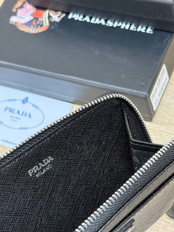 Визитница Prada