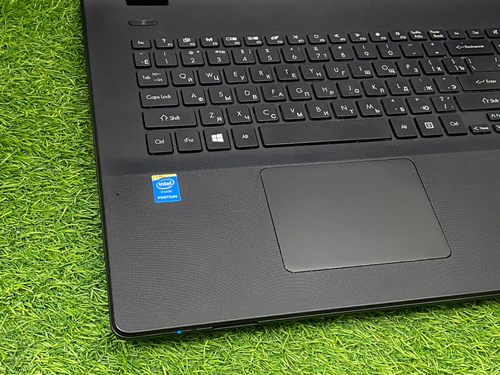 Ноутбук Acer 17.3' Pentium/4GB/240GB SSD/ Packard Bell EasyNote ENLG71BM-P2YX[nx.c3ver.004]/Windows 10