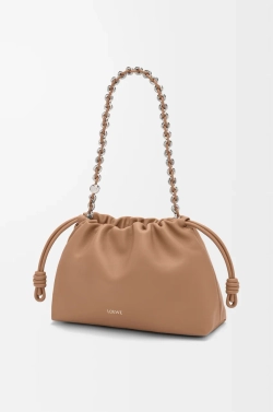 Loewe Сумка Flamenco среднего размера из мягкой кожи ягненка наппа, мокко