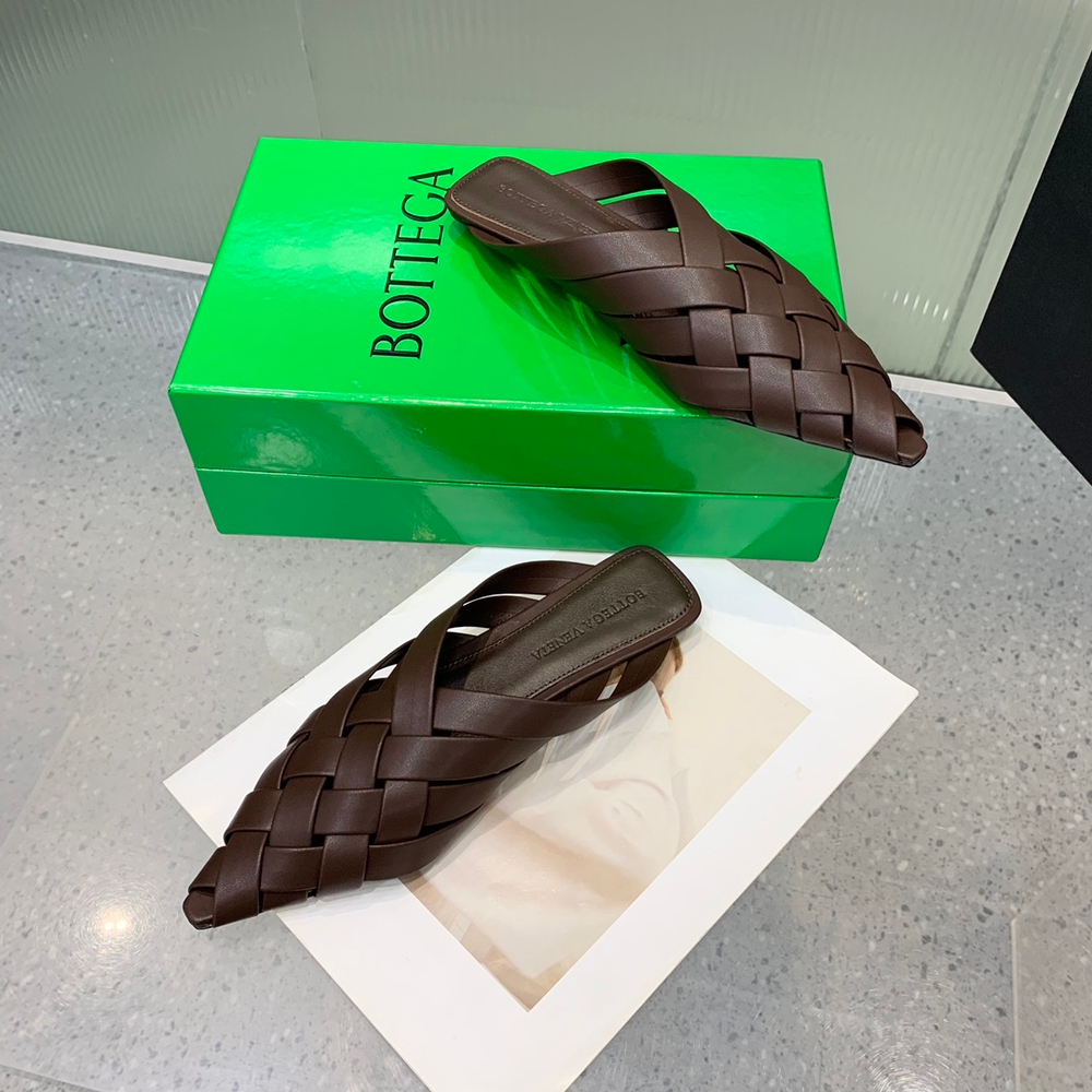 Bottega Veneta Alfie Slipper