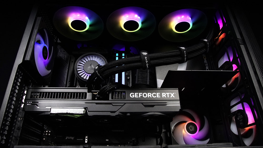 Ryzen 9 9950X + RTX 5090 32Gb