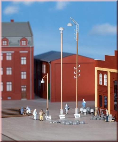 Фонари на деревянных столбах - 32шт, (H0/TT)