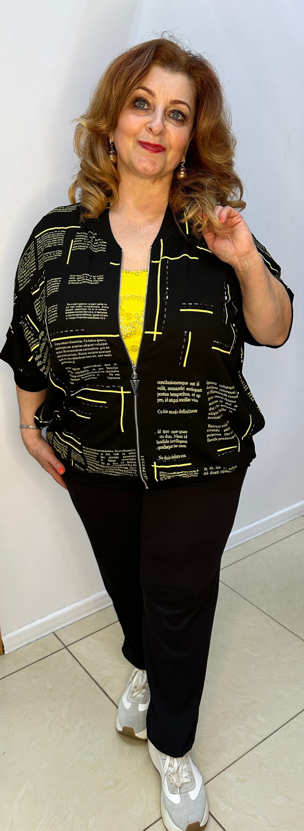 Летний трикотажный жакет на молнии с коротким рукавом