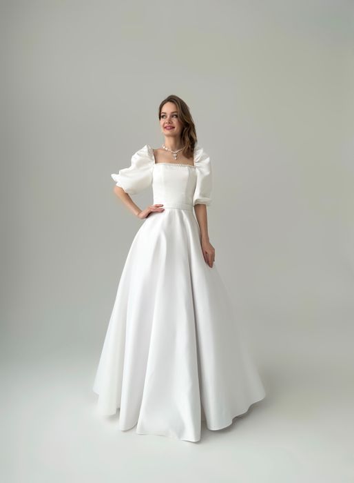 Свадебное платье с жемчужной лентой (молочный)