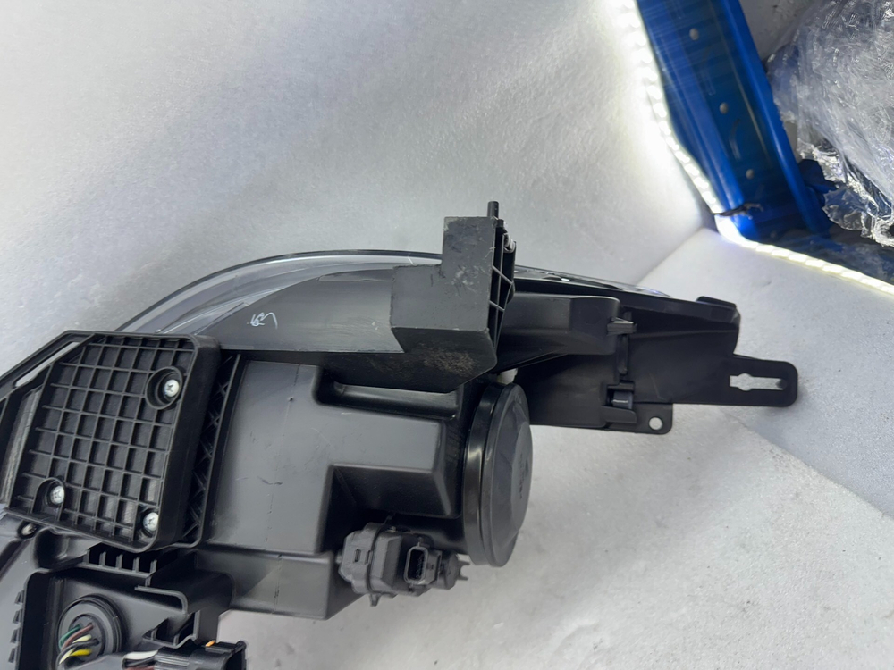 Оригинальная LED фара (левая) для Dongfeng Venucia D60