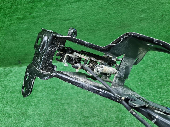 Кронштейн фары левый BMW X5 G05 (2018-н.в.)