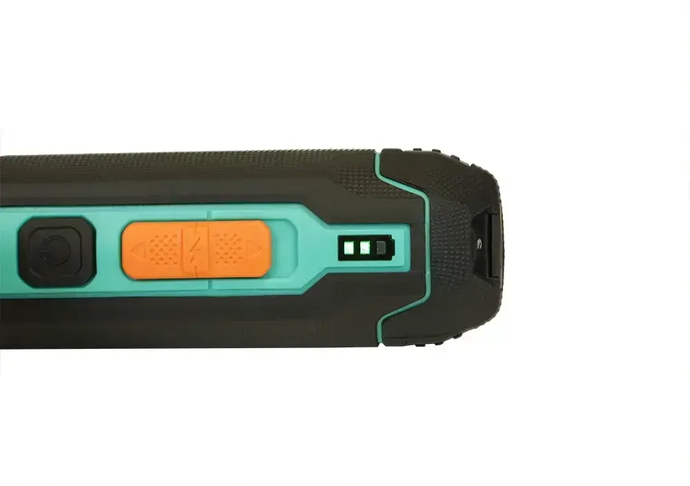 Отвертка аккумуляторная щеточная напряжение 3,7В, крутящий момент 3Нм, обороты 300об/мин, micro USB, подсветка, индикатор напряжения, набор бит без зарядного устройства Sturm!