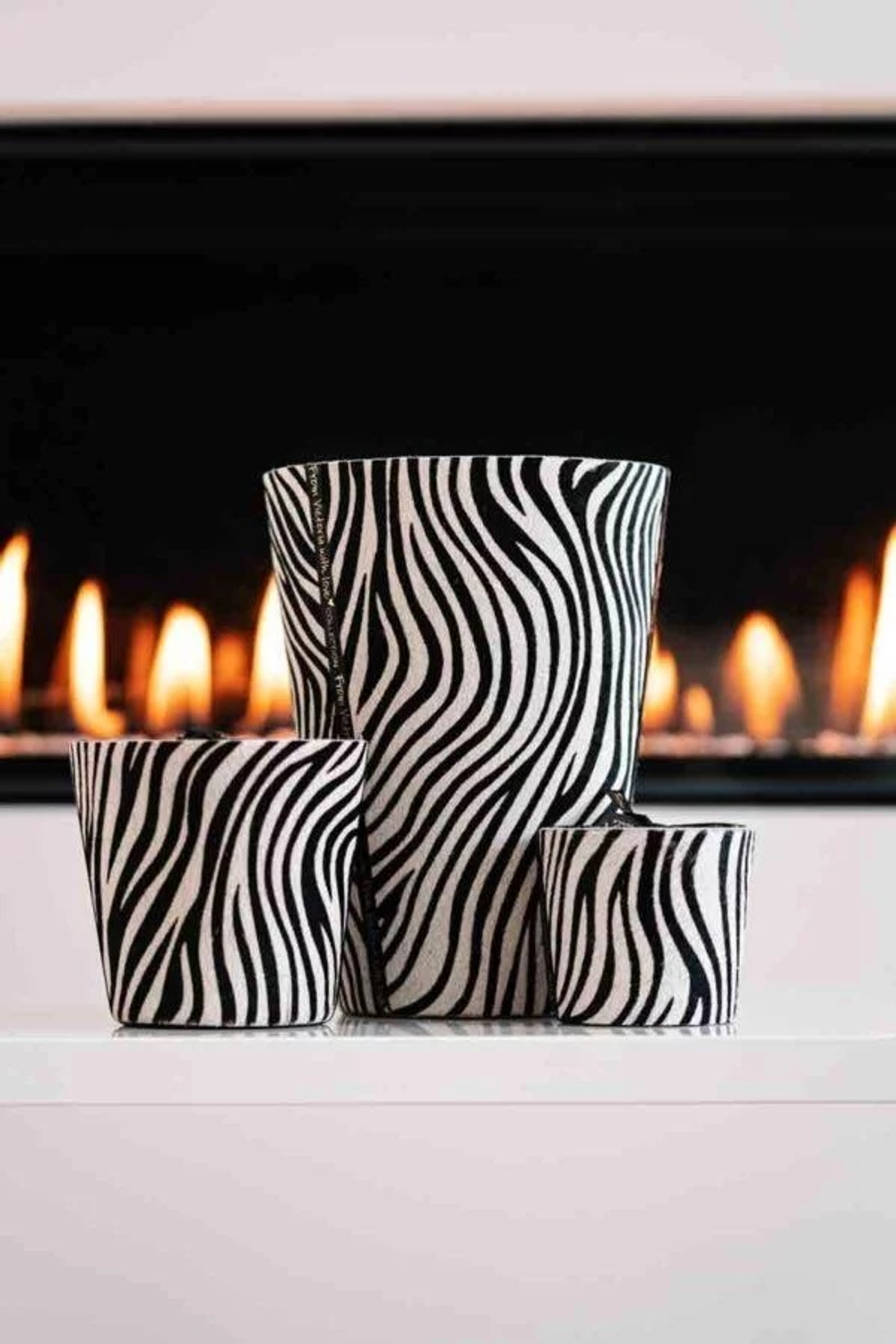 nan Свеча ароматическая Hairy zebra black Victoria with Love Мультиколор