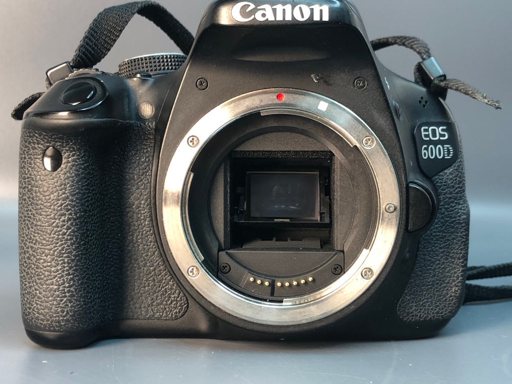 Canon EOS 600D Kit 18-55mm, 61100 кадров пробега