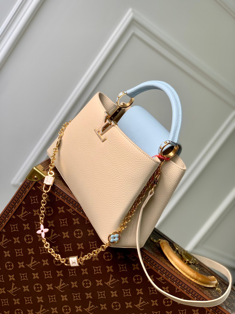 Louis Vuitton Capucines MM