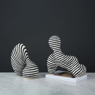 Статуэтка Zaha sphere-Black A