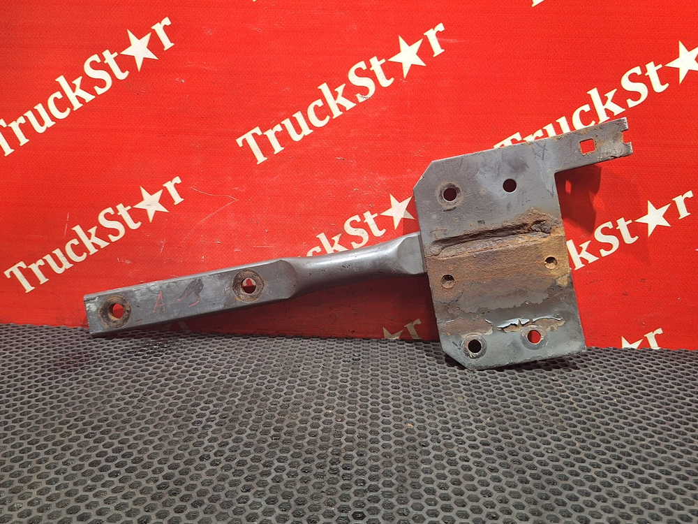 Кронштейн насоса Adblue