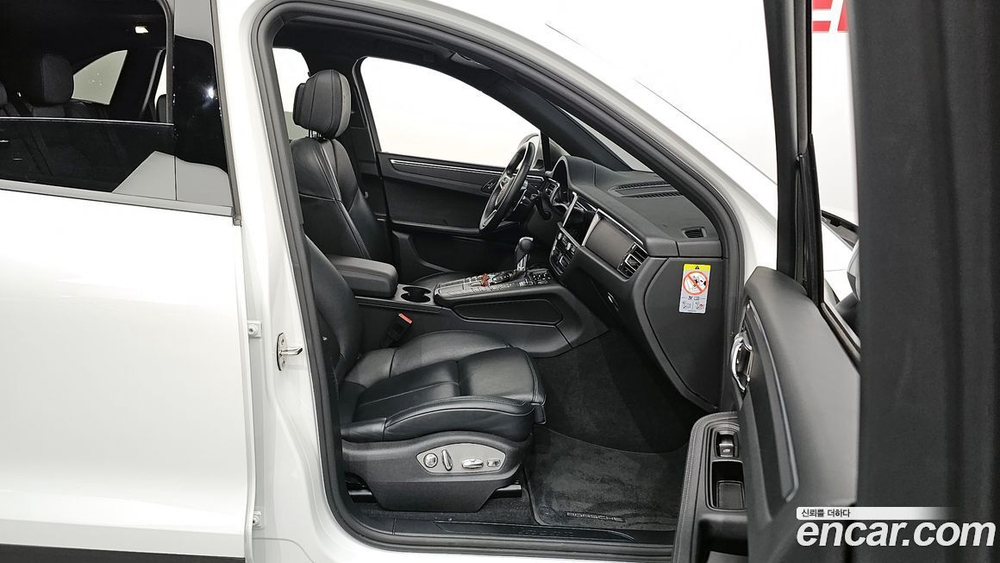 Porsche Macan 2.0 (02.2021)