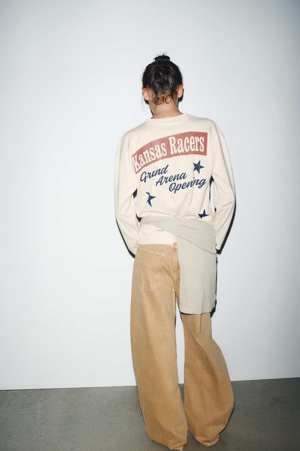 ZARA ХЛОПКОВАЯ ФУТБОЛКА С ПРИНТОМ, ЭКРЮ