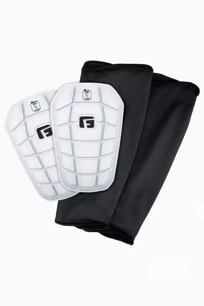 Футбольные щитки G-Form Pro-S Blade - белый
