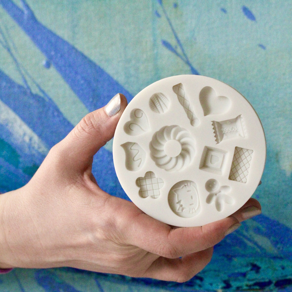 Молд силиконовый для лепки сладостей для ватной игрушки и кукол "Hello Kitty" диаметр 9 см/ Форма для полимерной глины "сладости, печенье, китти, имбирный человечек"