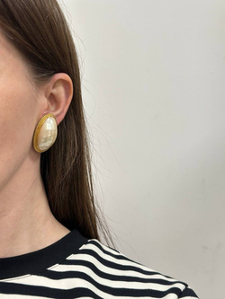 Крупные клипсы с «жемчугом» Givenchy