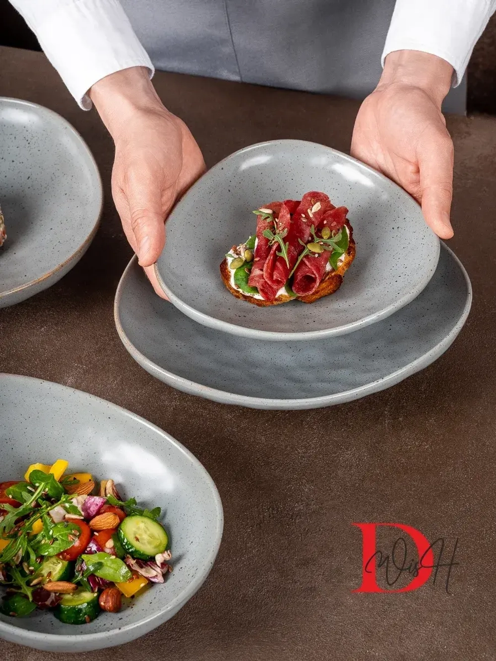 Набор посуды 2 тарелки мятый фарфор 25 см