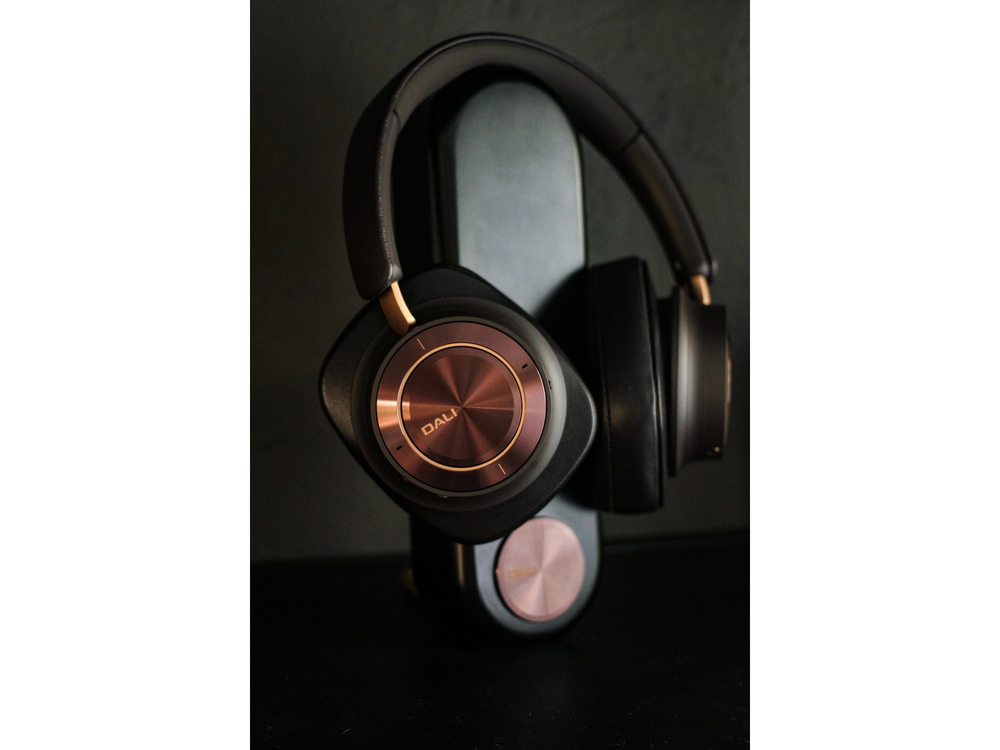 Наушники-полноразмерные беспроводные DALI  IO-12 темный шоколад