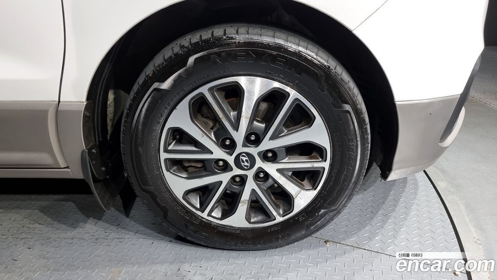 Hyundai The New Grand Starex Urban 9-и местный (01.2020)