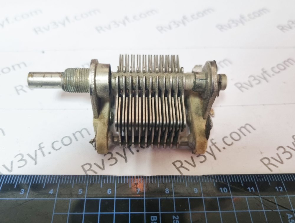 Конденсатор Переменной Емкости (КПЕ). 1 секция. Емкость секции 10-160 пФ. Керамика.
