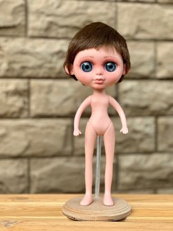 Кукла BERJUAN виниловая 32см BIGGERS Endo Grimald (24001)