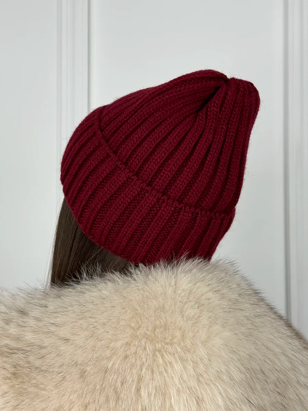 шапка вязаная теплая зимняя с отворотом стильная