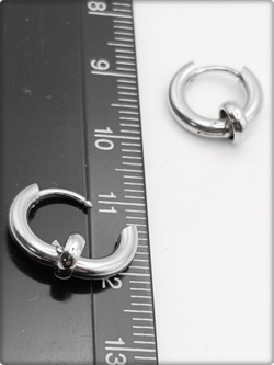 Серьги кольца для пирсинга ушей стальные.