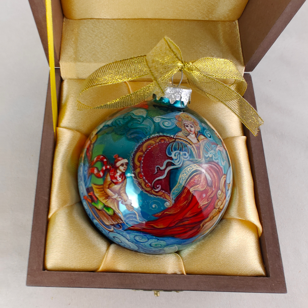 Коллекционный елочный шар с росписью Палех "Снежная королева" в футляре