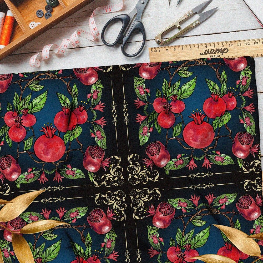 Ткань оксфорд 210 красные гранаты с листьями