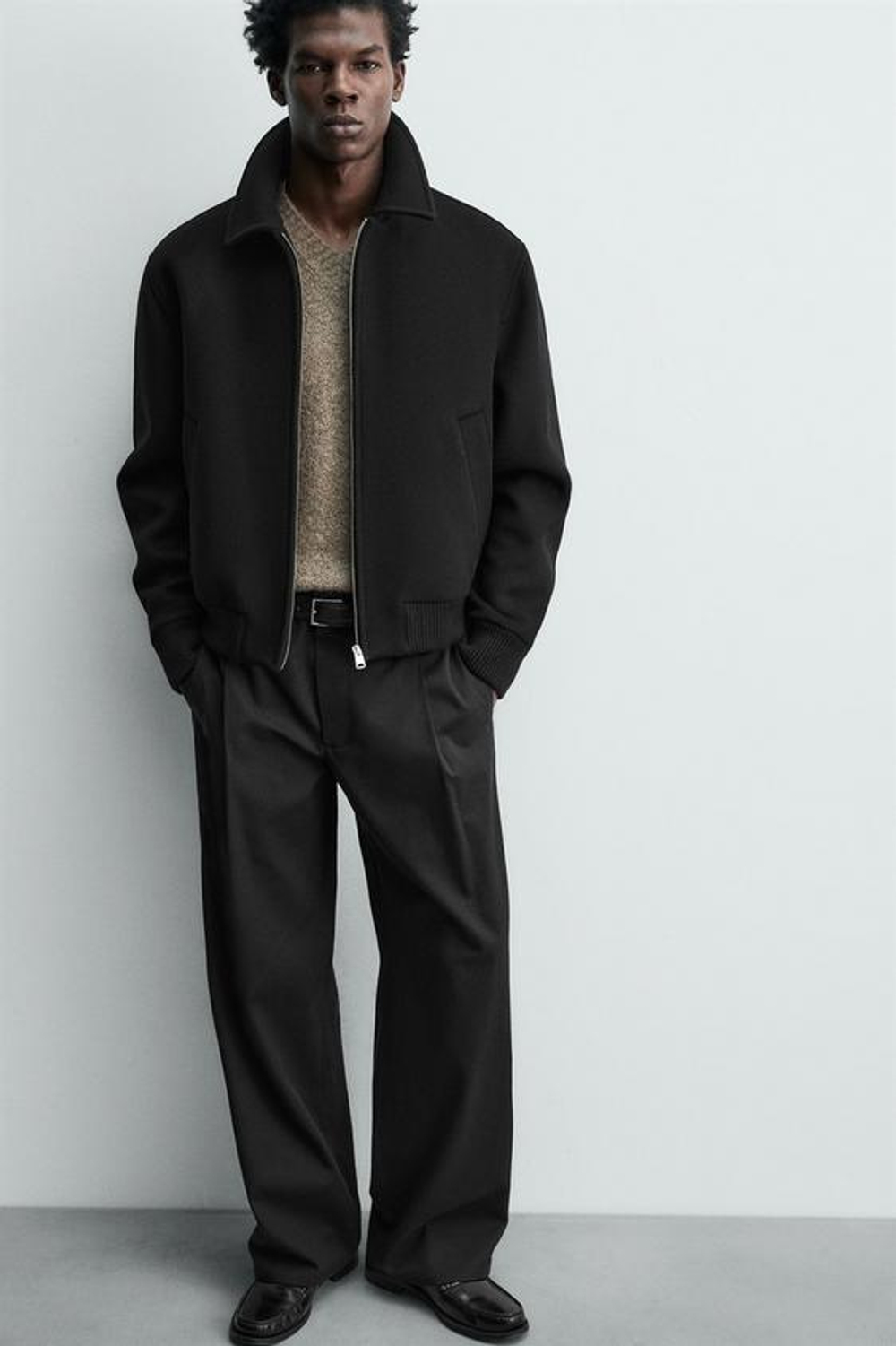 ZARA БРЮКИ СО СКЛАДКАМИ ИЗ ХЛОПКА И ВИСКОЗЫ, ЧЕРНЫЙ