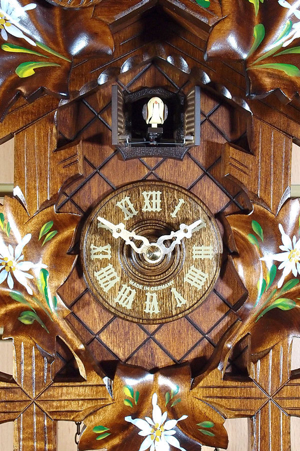 Часы-кукушка настенное Trenkle 359 Q Германия