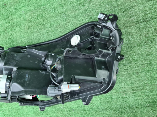 Фара левая Toyota Rav 4 CA40 (2015-2019) LED