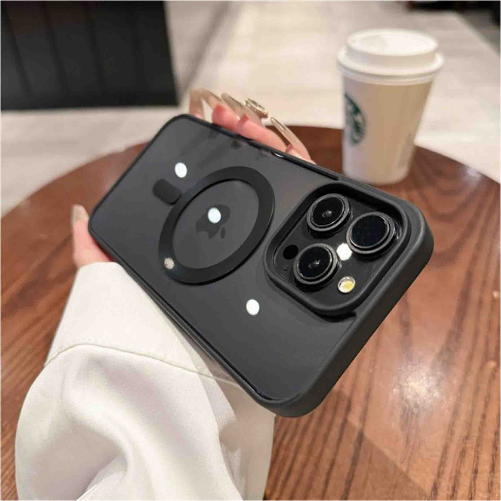 Чехол на iPhone 16 Чёрный