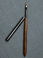 Кисть с деревянной ручкой