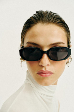 ZARA СОЛНЦЕЗАЩИТНЫЕ ОЧКИ ОВАЛЬНОЙ ФОРМЫ, ЧЕРНЫЙ