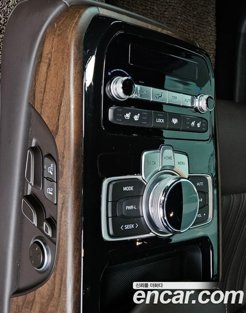 Genesis G90 3.8 AWD (02.2020)