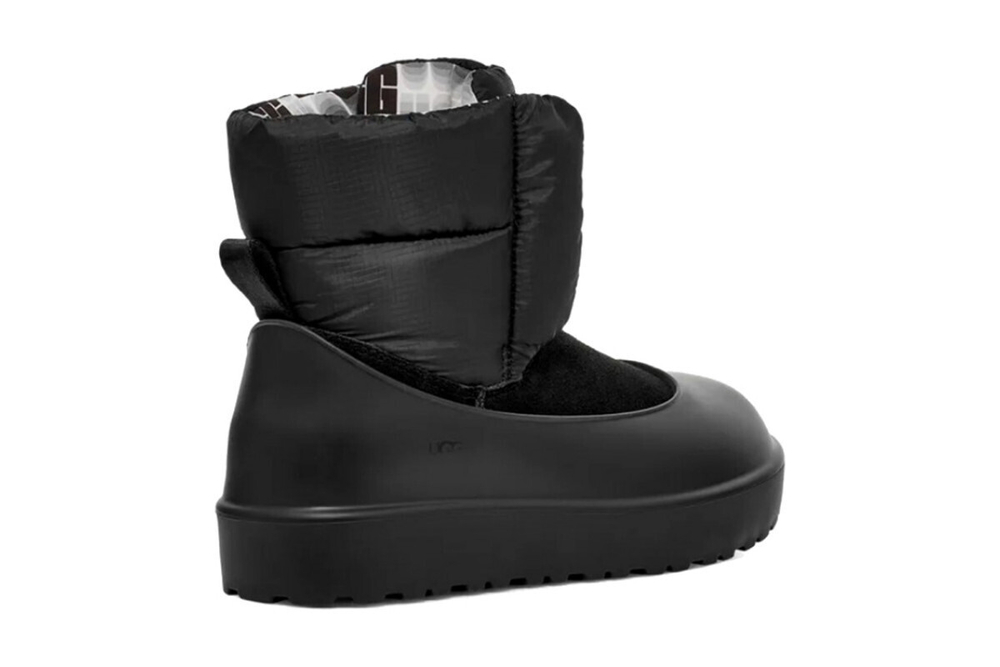 UGG Classic Maxi Toggle Black