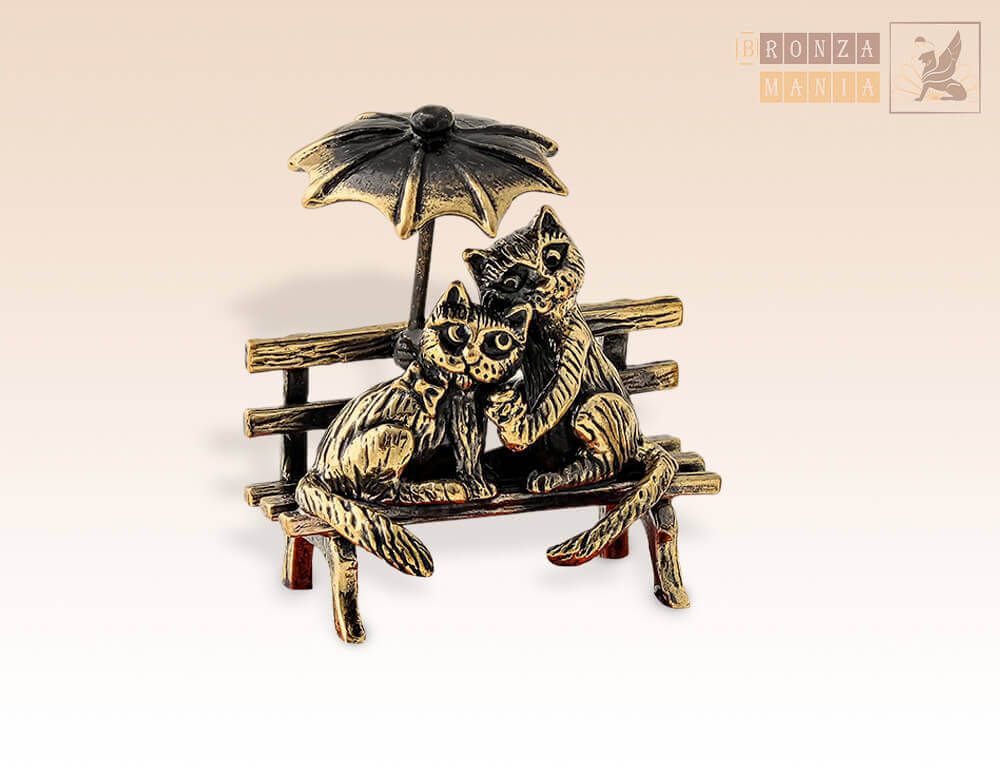 фигурка Кот и Кошечка под зонтиком