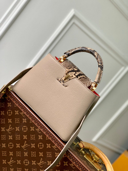 Louis Vuitton Capucines BB