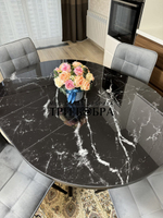 Круглый стеклянный раздвижной стол "Черный оникс" и стулья "ГУЧИ" серый