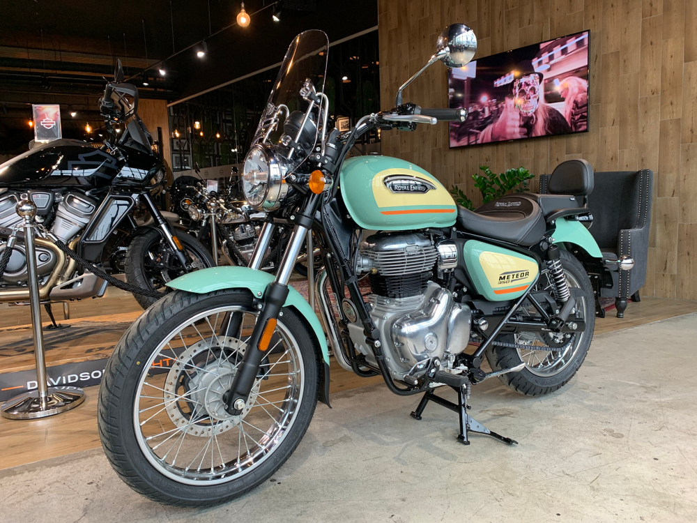 Royal Enfield Meteor 350 Aurora Green
