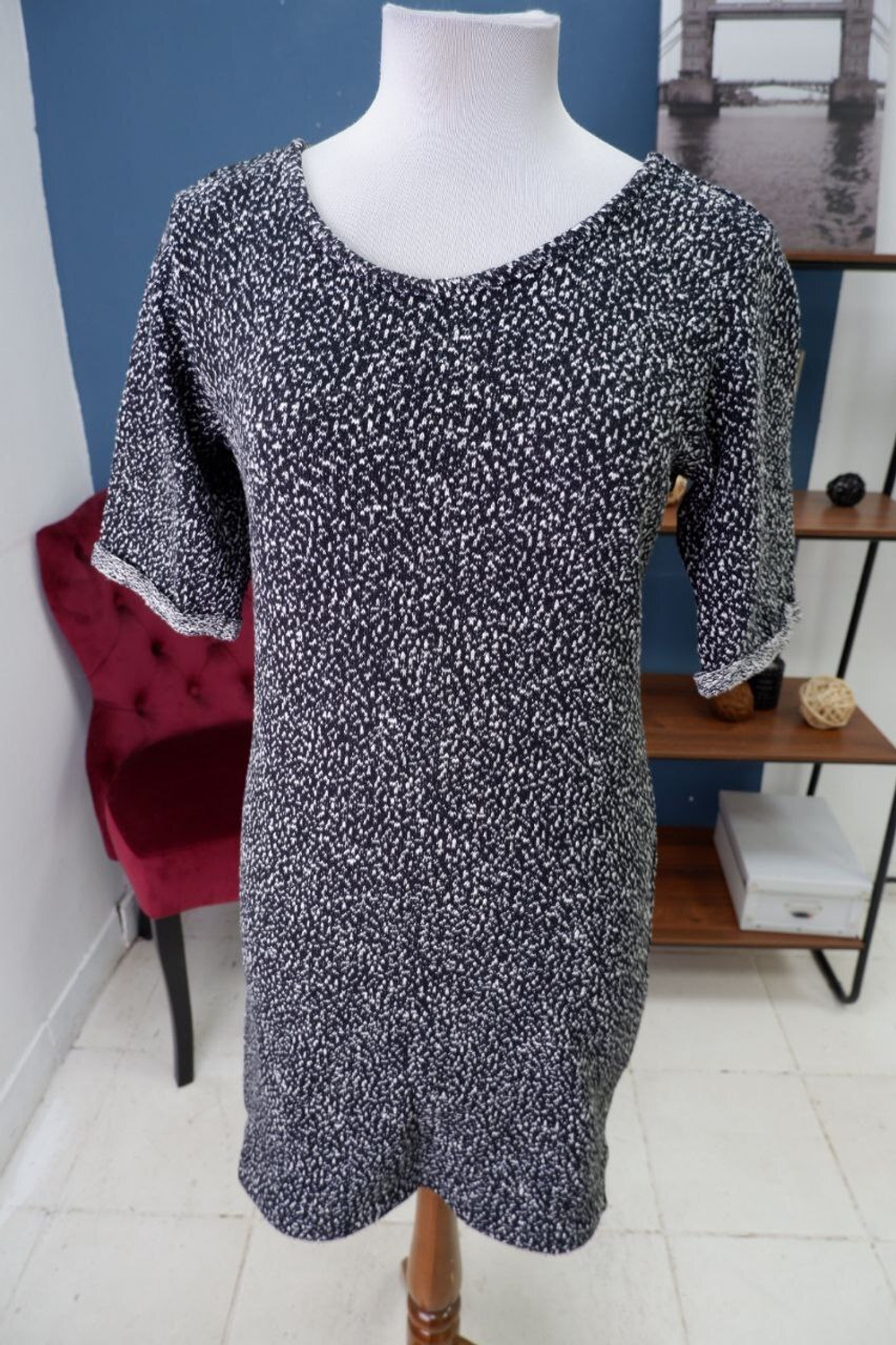 Платье Eight 2 Nine практичное 46 размер