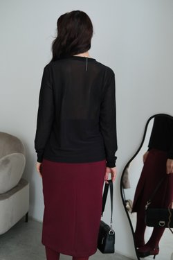 Лонгслив из черной сетки