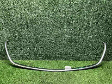 Молдинг решетки радиатора Mercedes V W447 (14-нв)